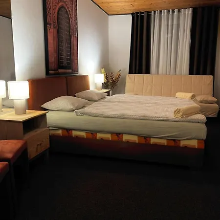 & Restaurant Adolfovsky Dvur * Adolfov