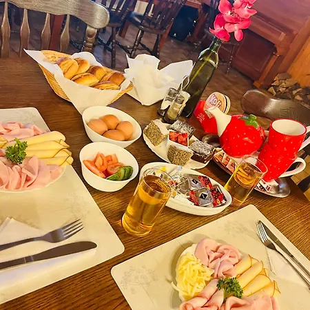 & Restaurant Adolfovsky Dvur Отель