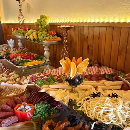 Hotel & Restaurant Adolfovsky Dvur *