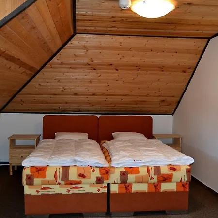 Hotel & Restaurant Adolfovsky Dvur Adolfov