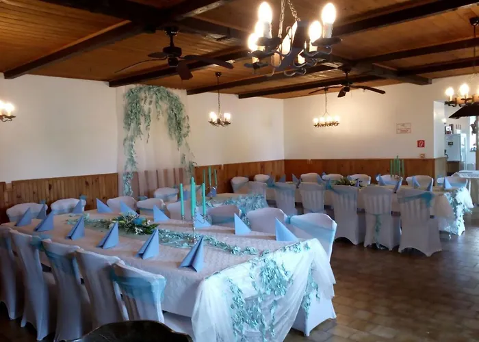 Hotel&restaurant Adolfovský Dvůr Hotel Adolfov